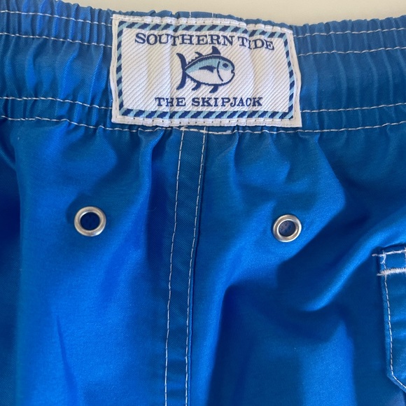 Men’s Size Small Southern Tide Swim Trunks - Picture 3 of 3